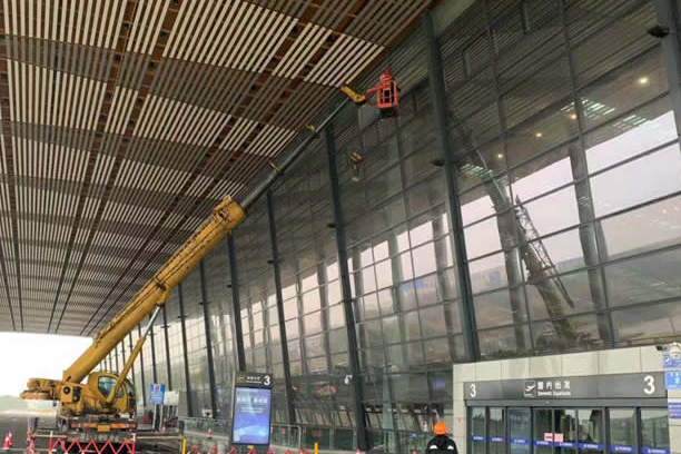 红安玻璃幕墙维护和保养